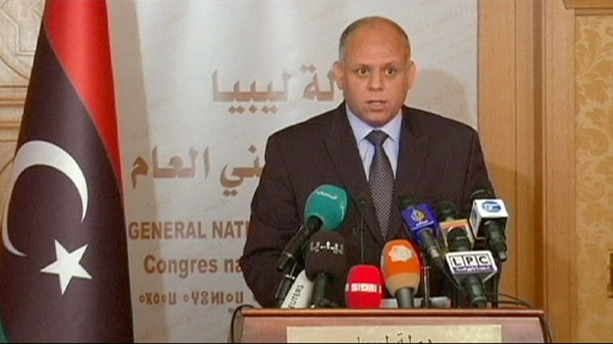 Libia, Tripoli condanna i raid aerei egiziani contro l'Isil. Renzi: "Non è tempo per una soluzione militare"