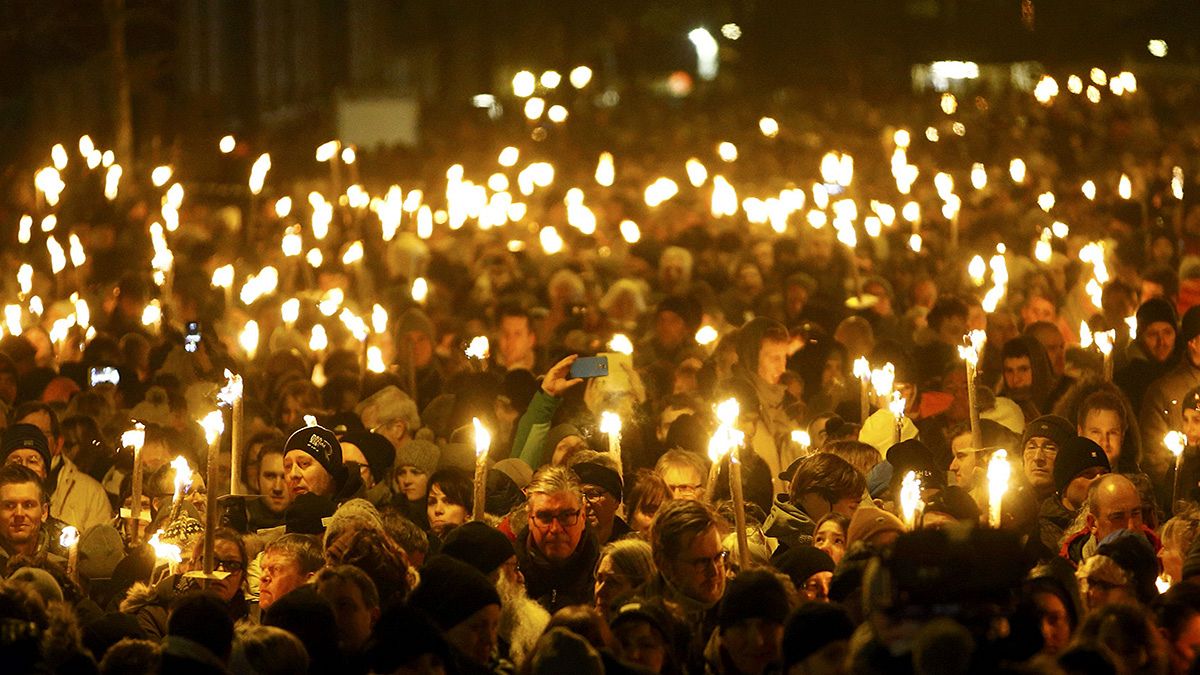 Dinamarca: 30 mil em vigília na capital