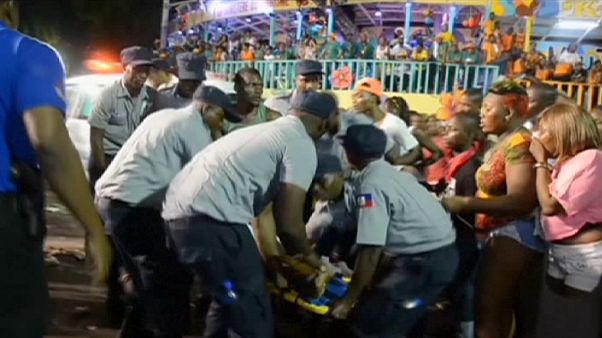 Haiti: impatto con cavo elettrico durante il carnevale fa morti e feriti Haiti: impatto con cavo elettrico durante il carnevale fa morti e feriti