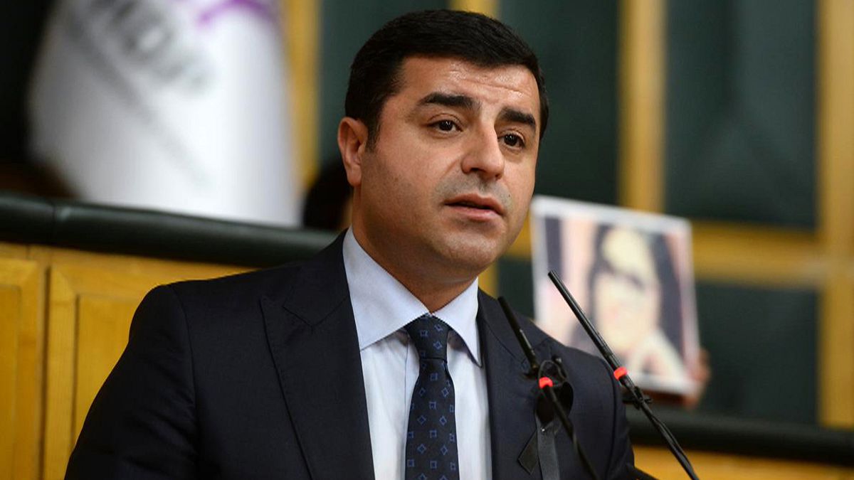 Davutoğlu: "Kimse hükümete ev ödevi veremez"