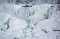 A fagyott Niagara-vízesés - képek