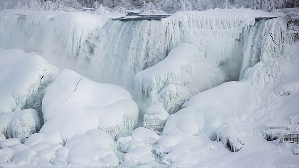 A fagyott Niagara-vízesés - képek A fagyott Niagara-vízesés - képek