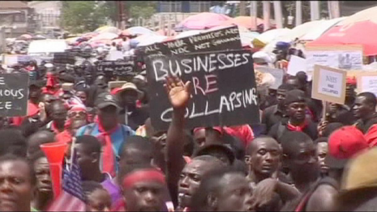 Протесты в Гане: люди хотят света