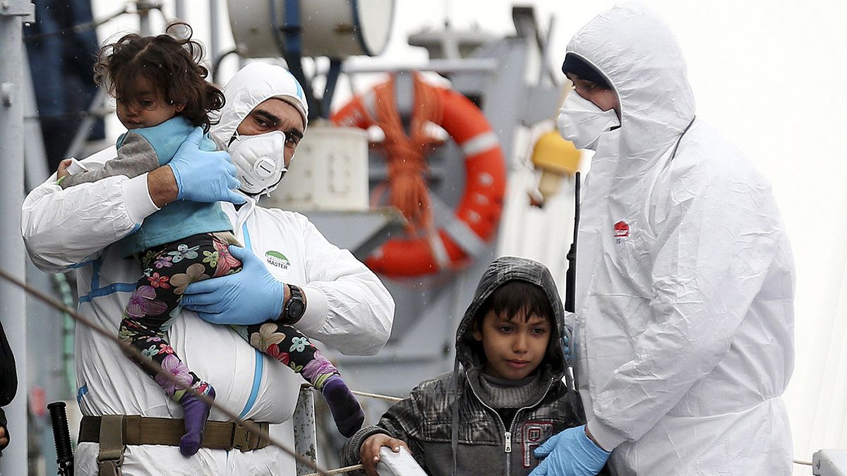 ЕС продолжит наблюдать за лодками мигрантов