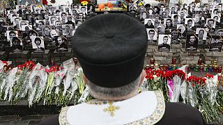 Kiev, recueillement et émotion un an après à Maïdan