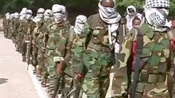 مقديشو: قتلى وإصابة مسؤولين حكوميين في هجوم انتحاري لـحركة الشباب مقديشو: قتلى وإصابة مسؤولين حكوميين في هجوم انتحاري لـحركة الشباب