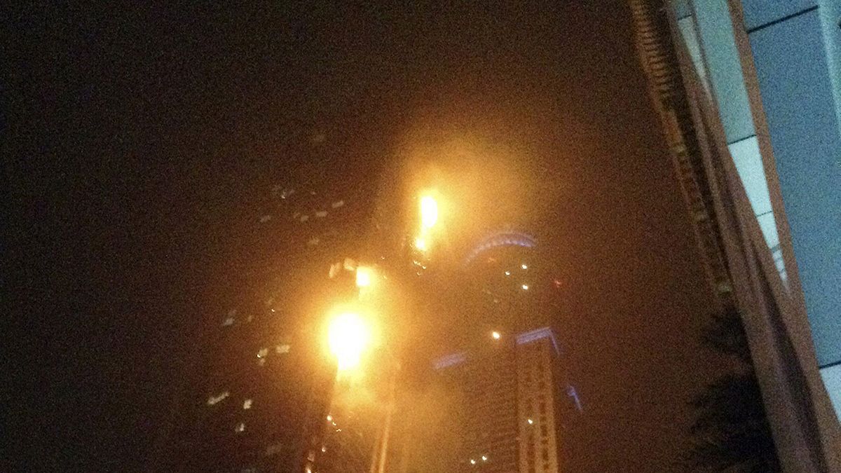 حريق في برج " الشعلة" في دبي