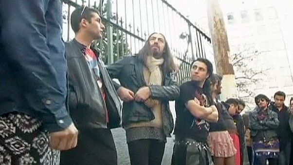 تركيا: تنانير للرجال للتنديد بالعنف تجاه المرأة تركيا: تنانير للرجال للتنديد بالعنف تجاه المرأة