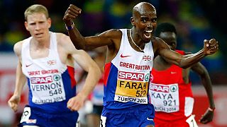 Farah sets new indoor two mile world record