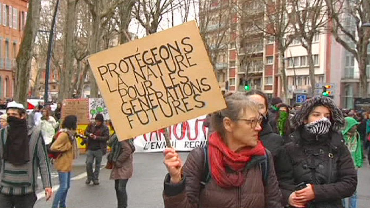 پلیس فرانسه با معترضان در تولوز و نانت درگیر شد