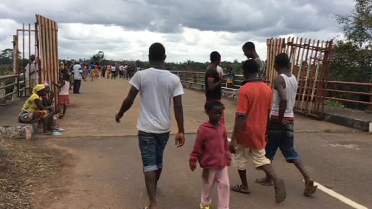 Liberya Sierra Leone sınırını açtı