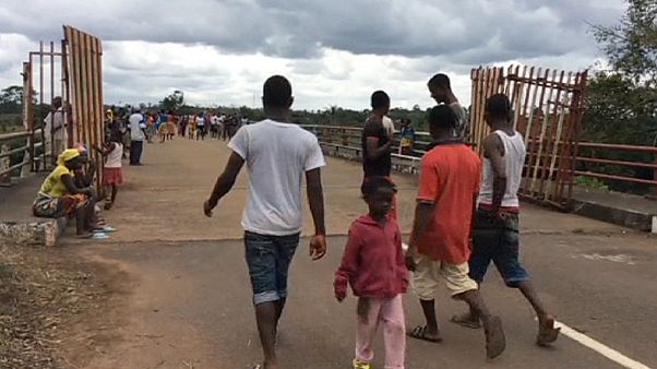 Liberia, riaperta la frontiera con la Sierra Leone Liberia, riaperta la frontiera con la Sierra Leone