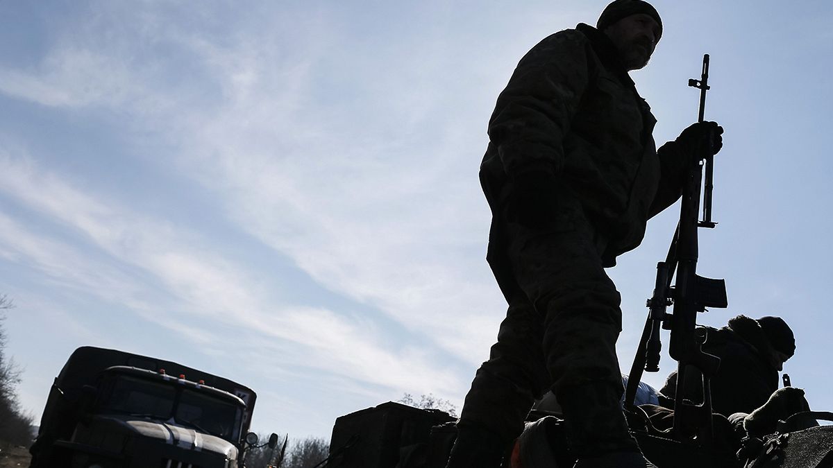 Ukrainekonflikt: Abzug schwerer Waffen stockt weiter