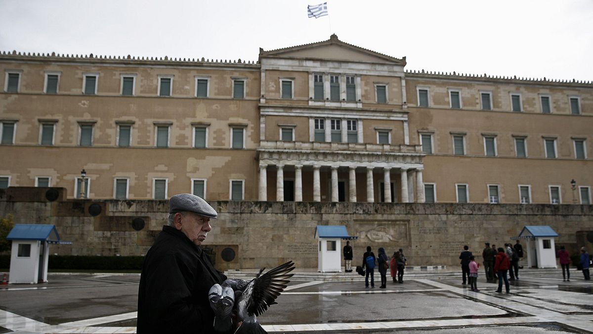 Yunan hükümeti gecikmeli raporunu Avrupa Birliği'ne sunuyor