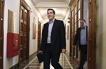 مجموعة اليورو توافق على مواصلة برنامج مساعدة اليونان