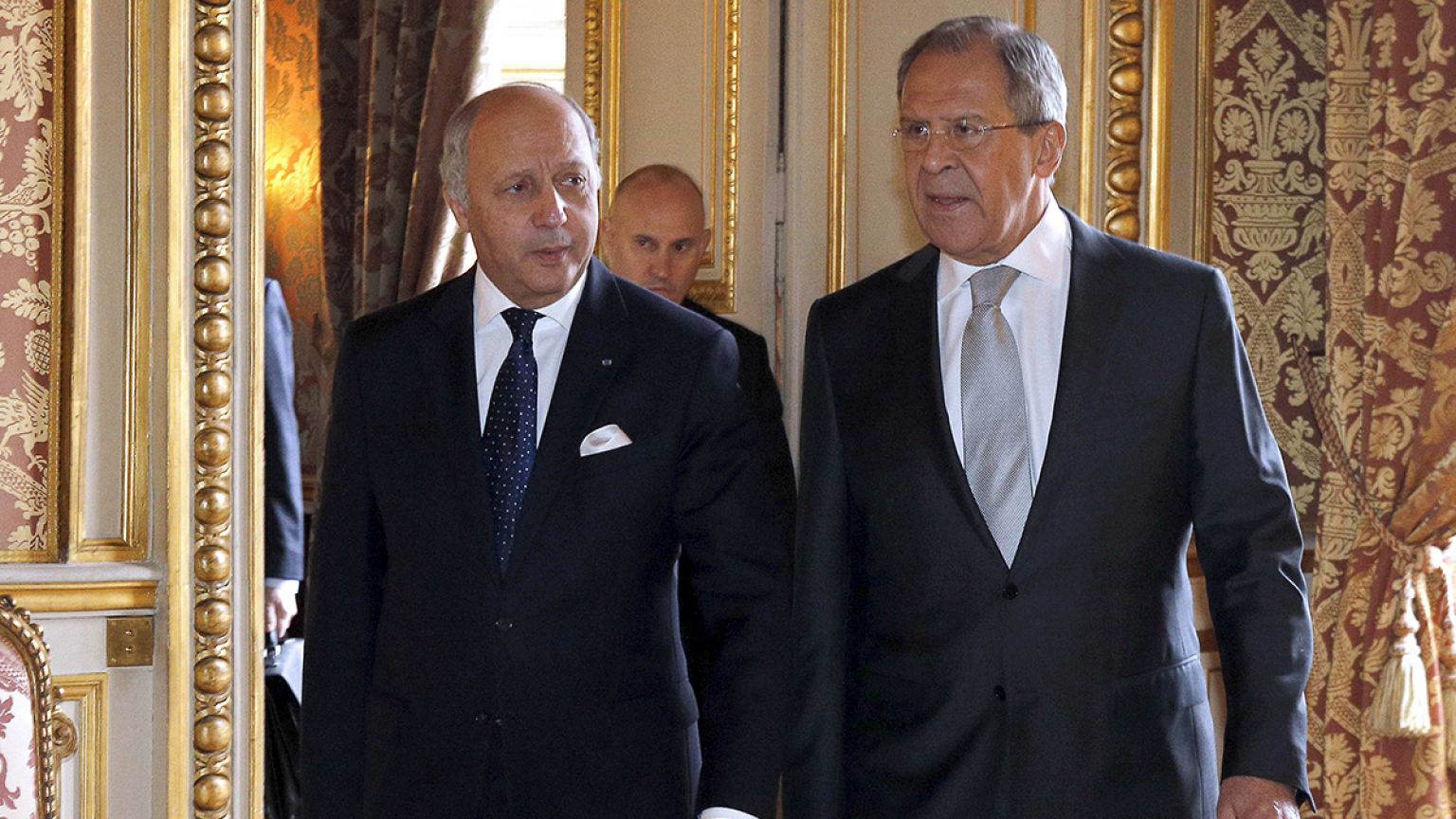 Diplomats swap warnings as West and Russia glower over Ukraine