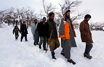 Afeganistão: Avalanche mata cerca de 100 pessoas