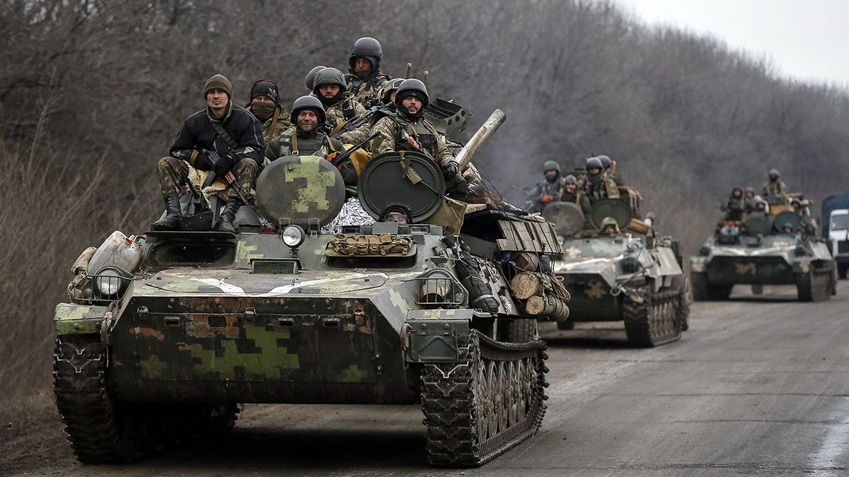 Украина: обе стороны начинают отвод тяжёлых вооружений