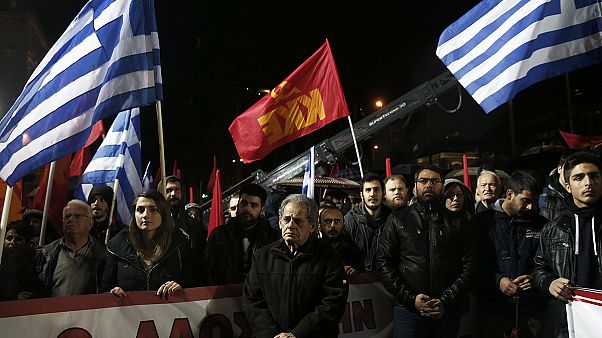 استقبال تسیپراس از اقدام پارلمان آلمان، تظاهرات کمونیستها در آتن استقبال تسیپراس از اقدام پارلمان آلمان، تظاهرات کمونیستها در آتن