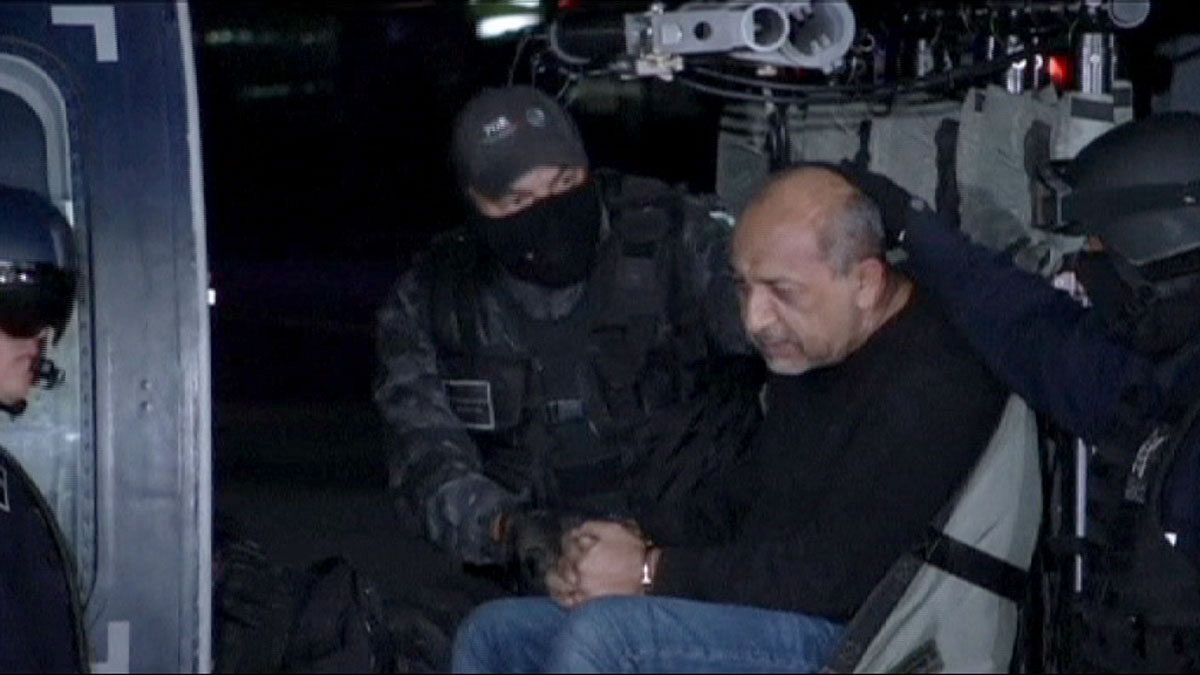 Bilincs kattant a legkeresettebb drogbáró kezén Mexikóban