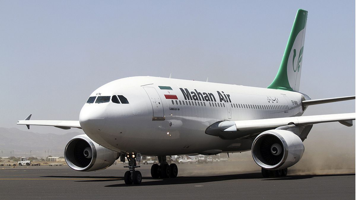 وصول اول طائرة ايرانية إلى صنعاء