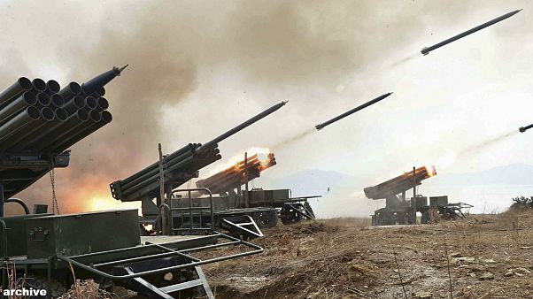 Corea del Norte responde con dos misiles a los ejercicios militares de Seúl y Washington Corea del Norte responde con dos misiles a los ejercicios militares de Seúl y Washington