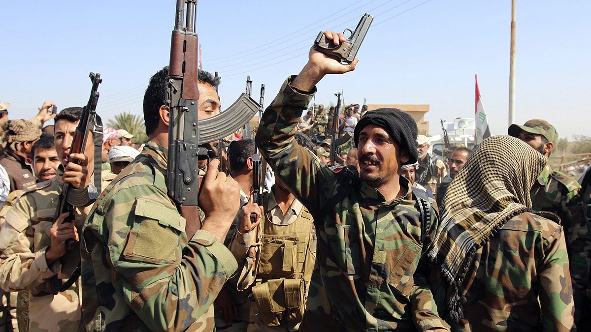 Irak 30 bin kişilik orduyla IŞİD'e karşı taarruz başlattı