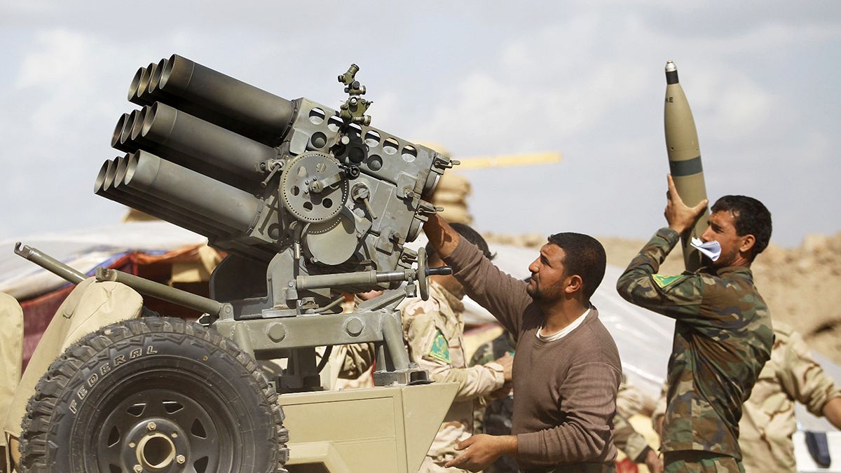 Iraqi forces pursue battle to retake Tikrit from ISIL militants