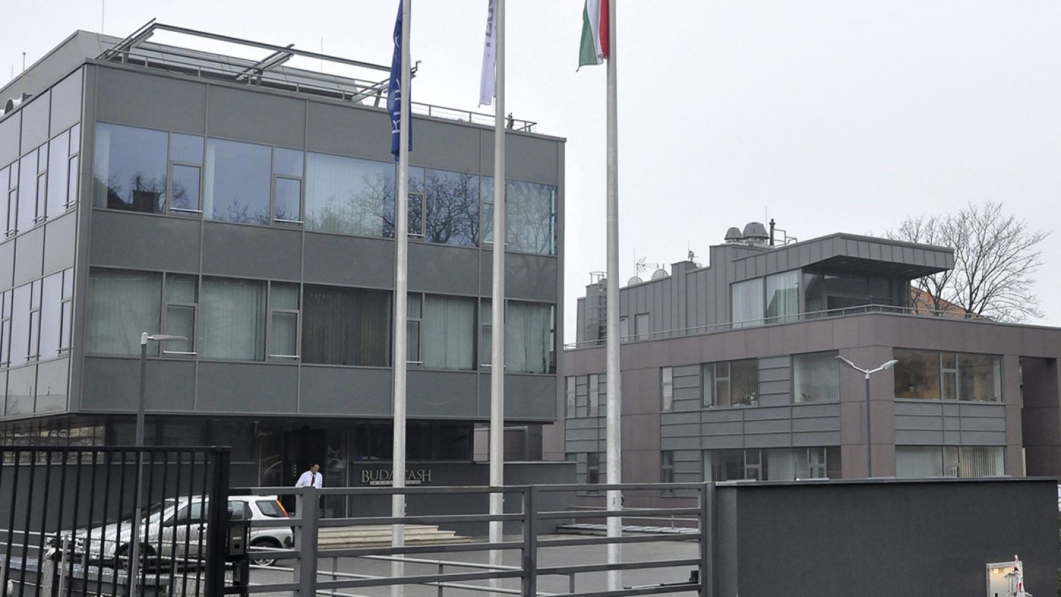 Négy embert vettek őrizetbe sikkasztás gyanúja miatt
