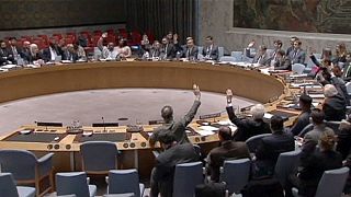 Felelőst ugyan nem nevez meg, de az ENSZ BT elítélte a vegyifegyverek használatát Szíriában