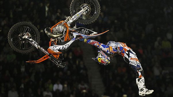 Malucos das motos voadoras enchem Monumental do México Malucos das motos voadoras enchem Monumental do México