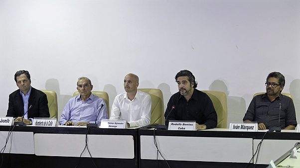 Accordo per lo sminamento della Colombia dopo mezzo secolo di guerriglia. Accordo per lo sminamento della Colombia dopo mezzo secolo di guerriglia.