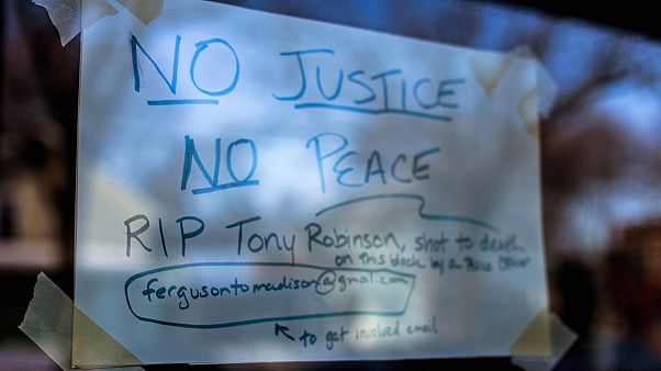 США: жители Мадисона против расизма полицейских США: жители Мадисона против расизма полицейских