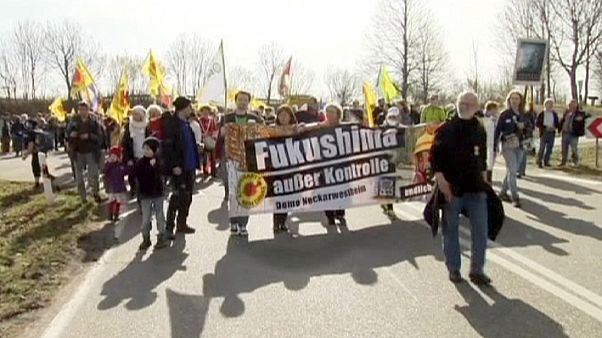 Alemanha: Energia nuclear reúne milhares de manifestantes Alemanha: Energia nuclear reúne milhares de manifestantes