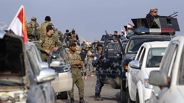 Türkiye sınırında IŞİD kontrolündeki rafineriye hava saldırısı Türkiye sınırında IŞİD kontrolündeki rafineriye hava saldırısı