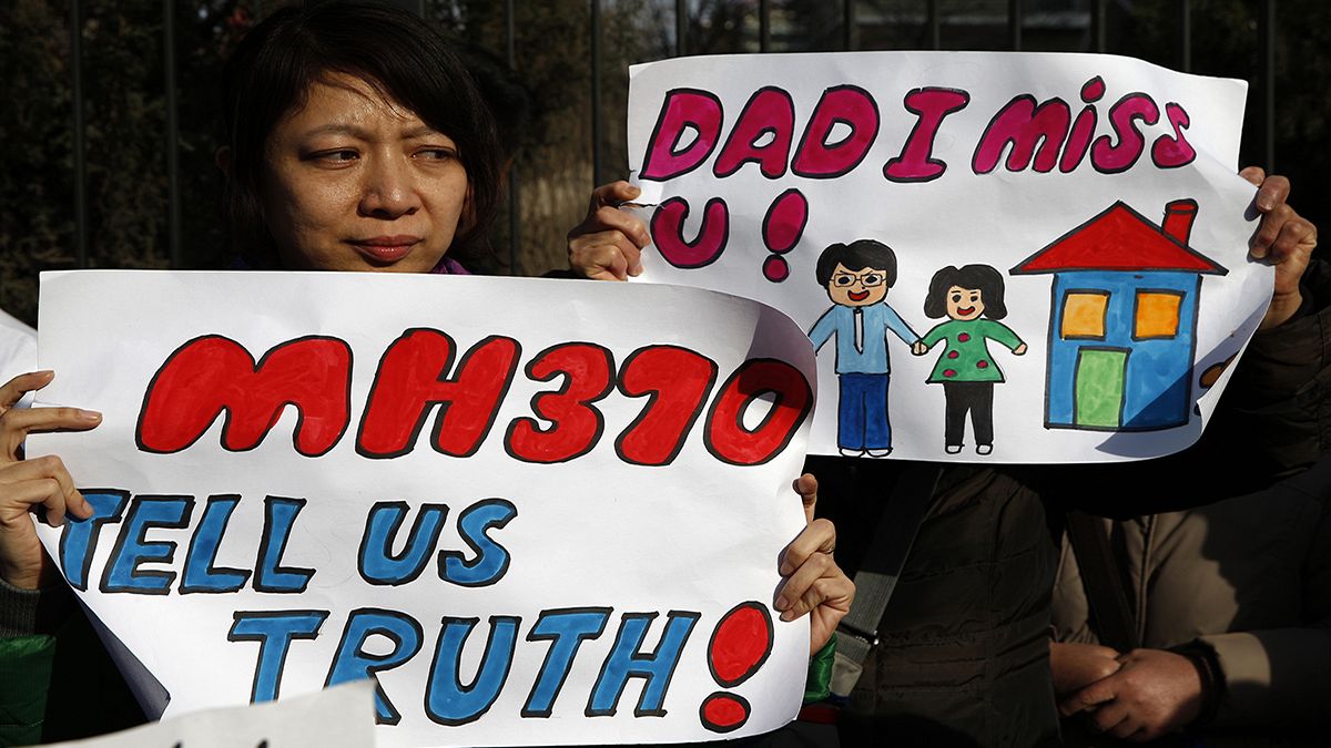 Malaysia Airlines: Dead battery 'did not hinder' MH370 search