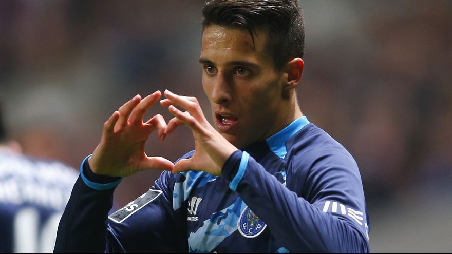 Liga Portuguesa, J24: Benfica mantém FC Porto a “4”, Sporting dá a volta com “10” Liga Portuguesa, J24: Benfica mantém FC Porto a “4”, Sporting dá a volta com “10”