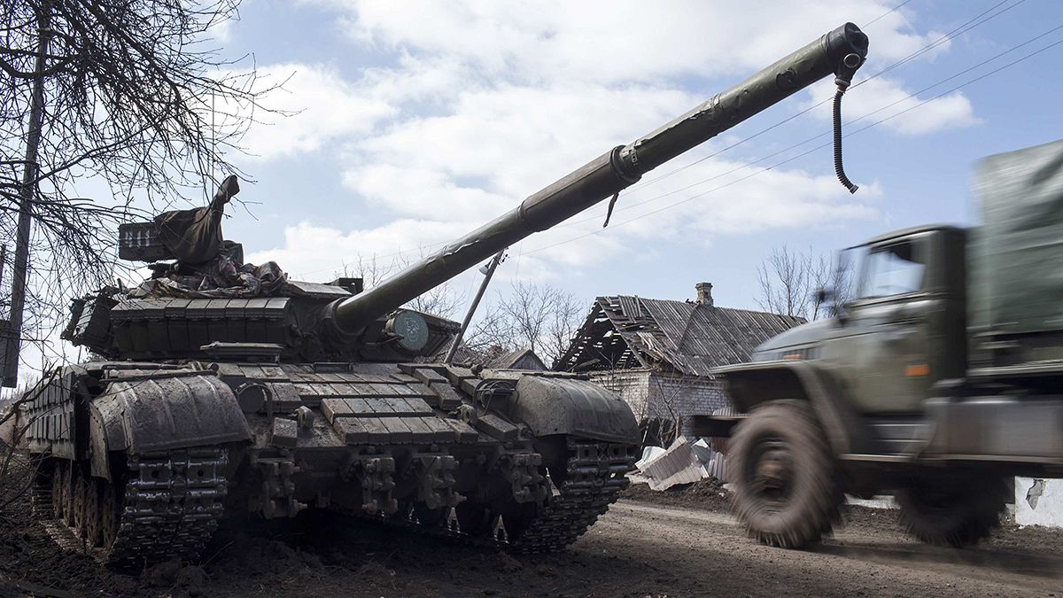 Ukraine: Poroshenko confirms 'significant' heavy weapon pullback by pro-Russia rebels