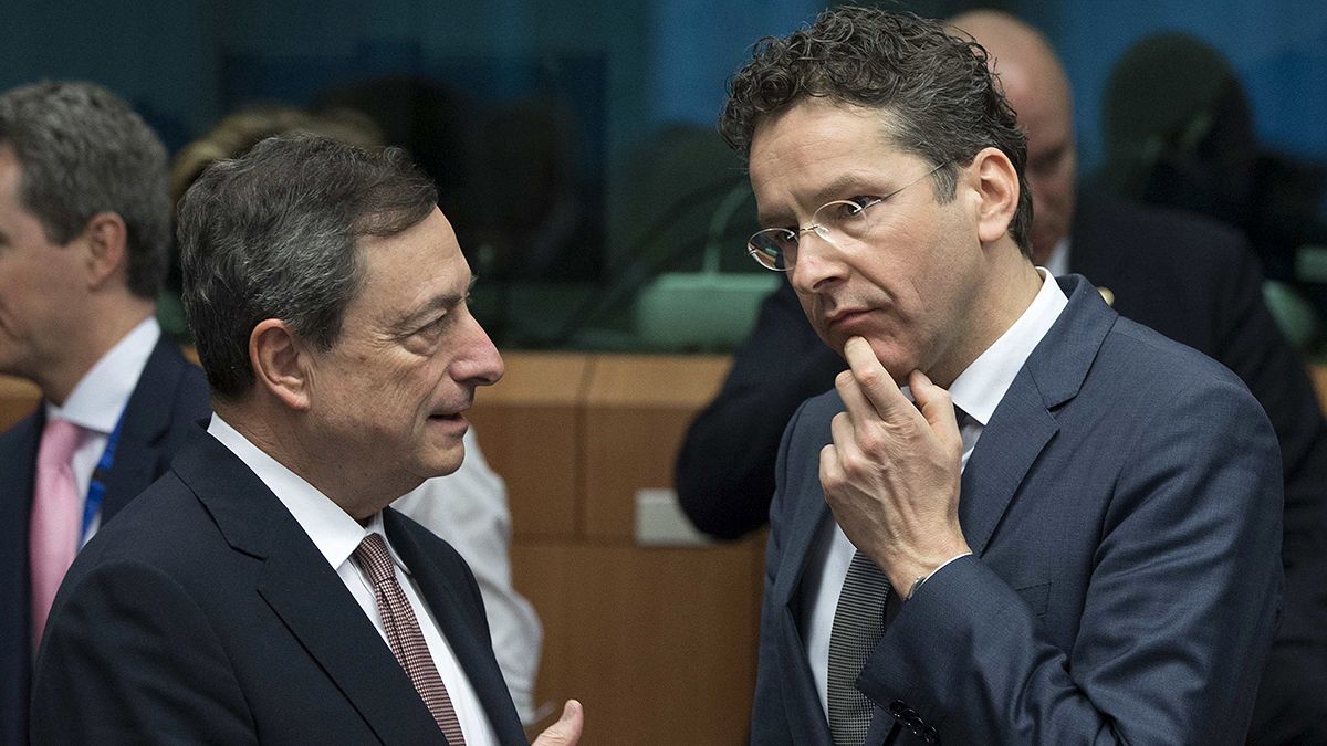 Eurogrupo pide que las negociaciones con Grecia se celebren en Bruselas y Atenas