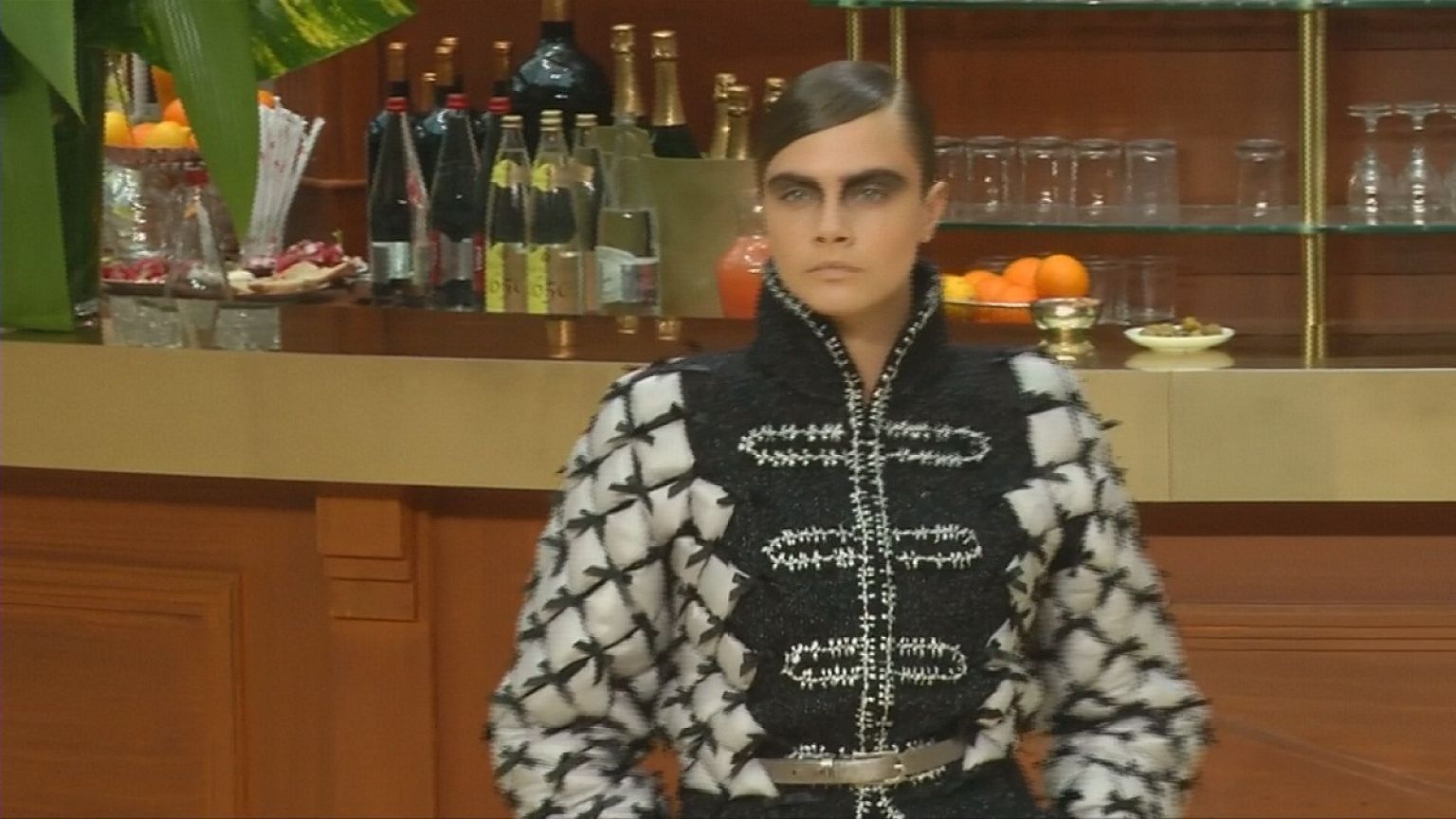Párizsi divathét: Chanel, Van Herpen, McQueen