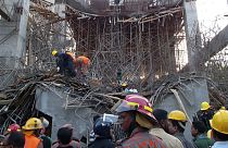 دهها کارگر بنگلادشی بر اثر ریزش سقف کارخانه کشته یا مجروح شدند