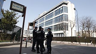 السلطات الفرنسية تحقق في هوية رجل وطفل ظهرا بفيديو إعدام لتنظيم "الدولة الإسلامية"