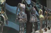 La exposición "Belleza Salvaje" de Alexander McQueen abre sus puertas en Londres