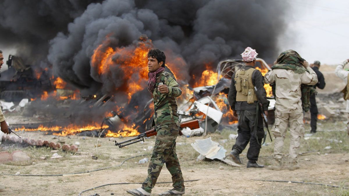 عراقی ها در انتظار نیروهای پشتیبانی برای نبرد آخر در تکریت