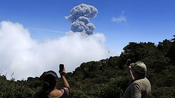 Vulkánkitörés miatt akadozik a légiközlekedés Costa Ricában Vulkánkitörés miatt akadozik a légiközlekedés Costa Ricában
