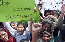 پاکستان؛ عزاداری برای قربانیان بمبگذاری در دو کلیسا