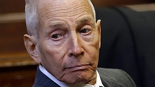 Robert Durst acusado de homicídio depois de "confissão acidental"