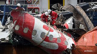 Sospese le ricerche dell'aereo AirAsia caduto nel mare di Java a dicembre scorso