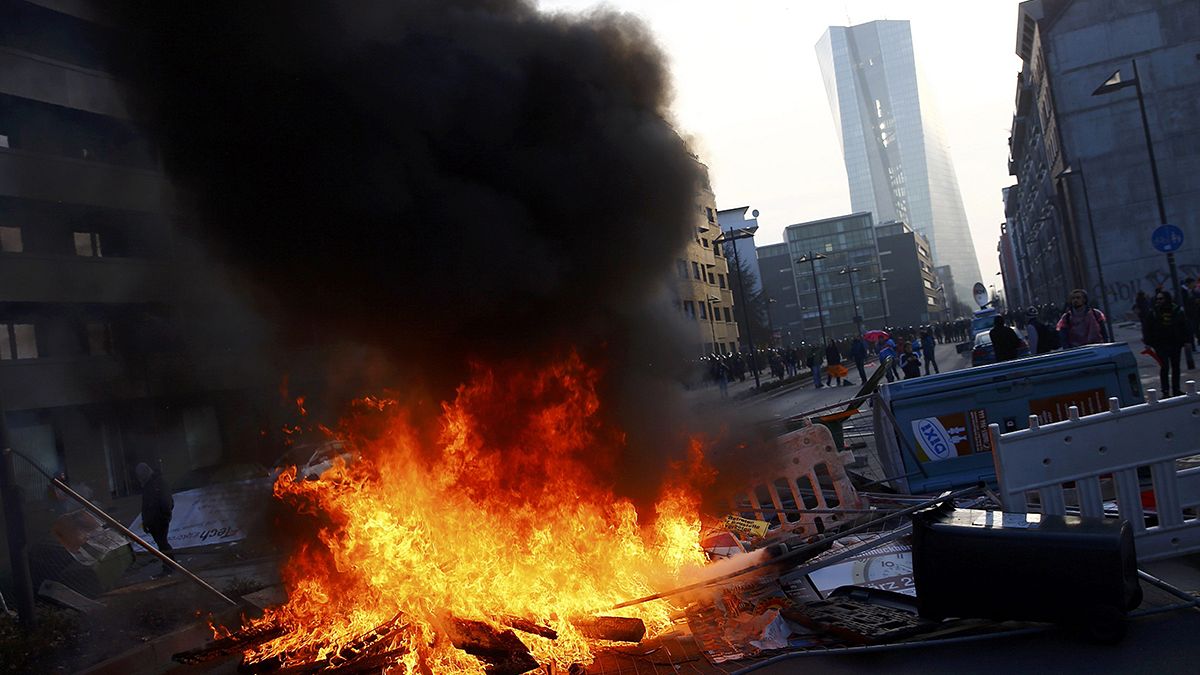 Eröffnung neuer EZB-Zentrale: Gewalt bei Protesten in Frankfurt am Main