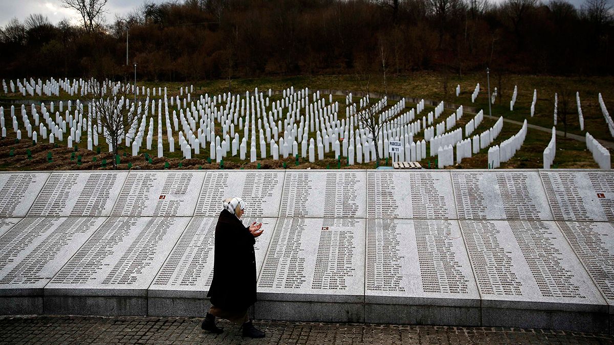 20 Jahre nach Srebrenica: Serbien nimmt Verdächtige fest